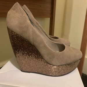 Size 7 wedges slightly worn in great condition